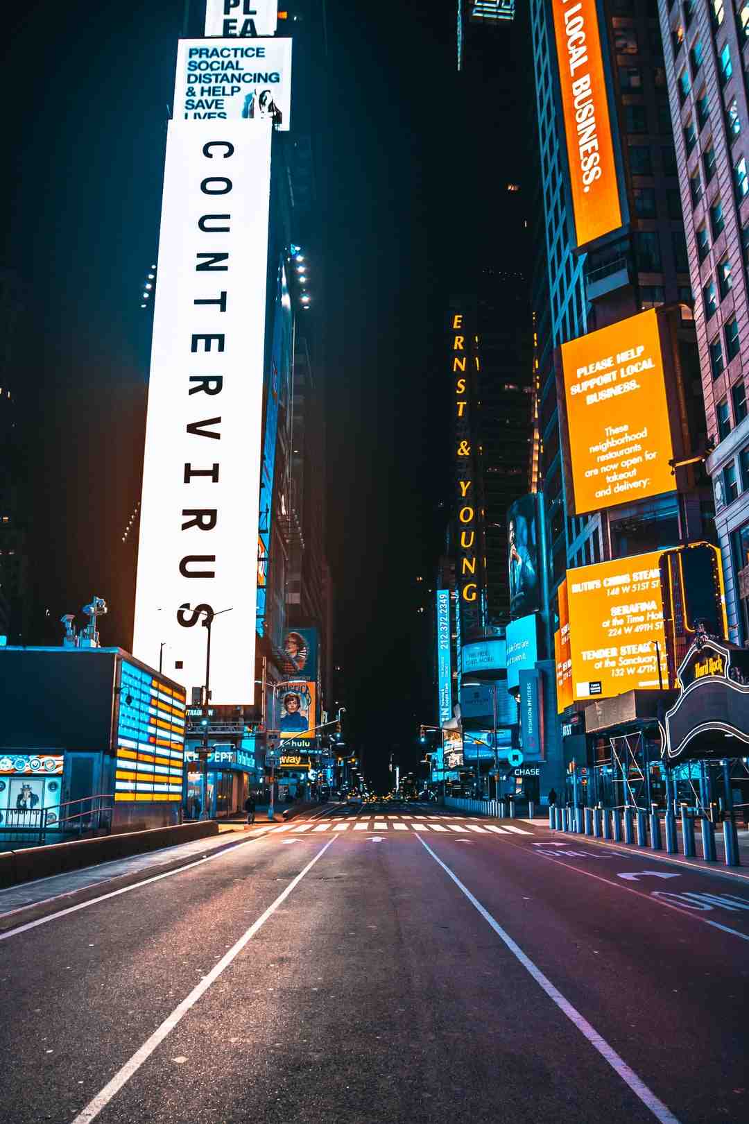 Pourquoi Times Square peut être considéré comme un centre du monde ?